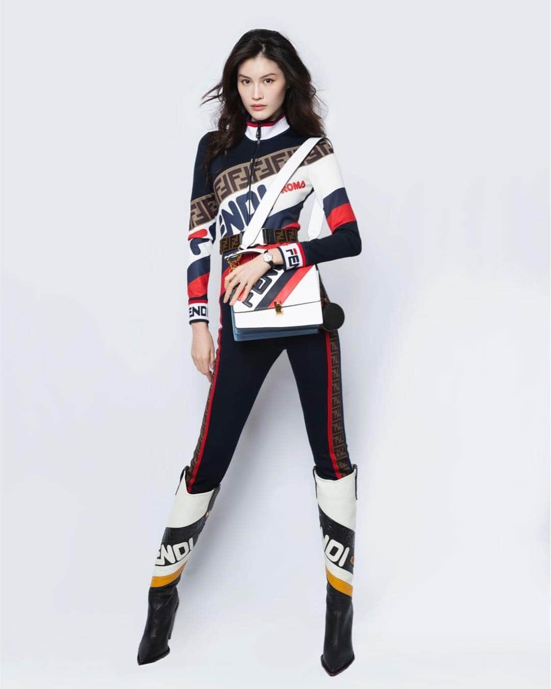 スイ・ヒーのインスタグラム：「#fendi」