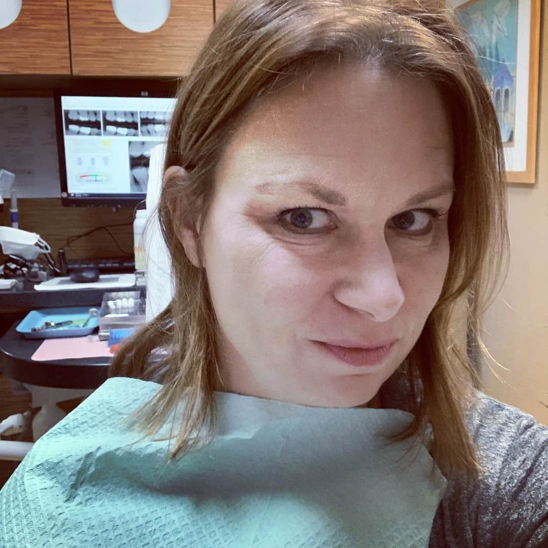 メアリー・リン・ライスカブさんのインスタグラム写真 - (メアリー・リン・ライスカブInstagram)「Where dat laughing gas Dr. Yoni?!!!!!」4月25日 1時16分 - marylynnrajskub