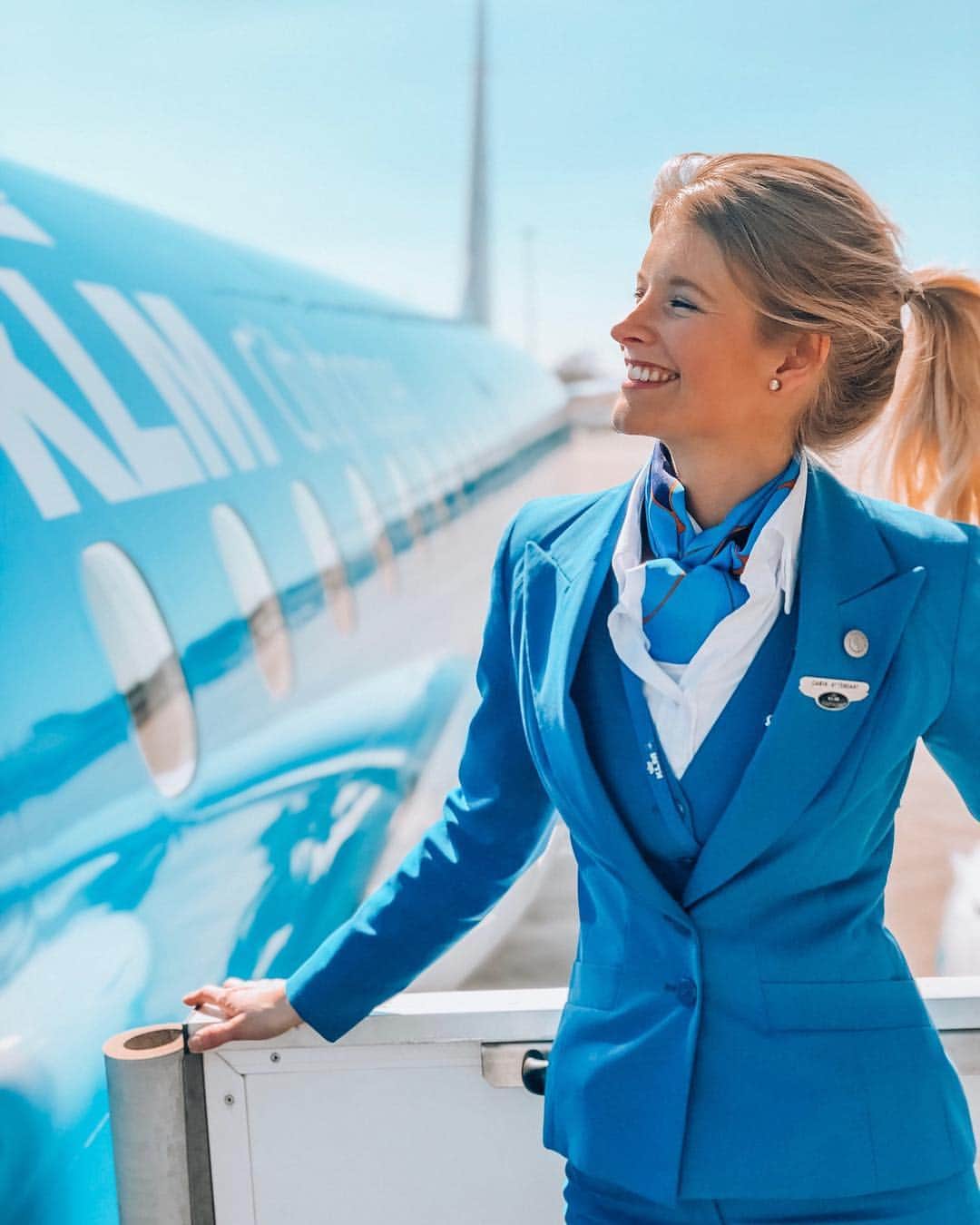 KLMオランダ航空さんのインスタグラム写真 - (KLMオランダ航空Instagram)「Can't wait to fly! ✈️🌎 #KLM #RoyalDutchAirlines #FlyKLM⁣ 📸 by @jolienden .⁣⠀ .⁣⠀ .⁣⠀ #Cabincrew #KLMcrew #crewlife⁣ #cabinattendant #klmcityhopper #cityhopper #destination #explore #cities #countries #travelling #travel #travelgram」4月25日 1時23分 - klm