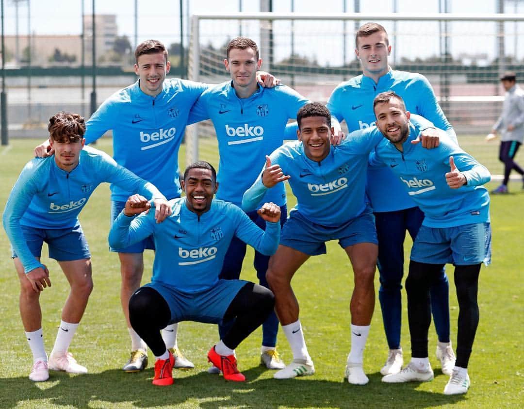 マウコム・フィリペ・シウヴァ・デ・オリヴェイラのインスタグラム：「Equipo ganador 🤜🏾🤛🏾⚽️❤️」