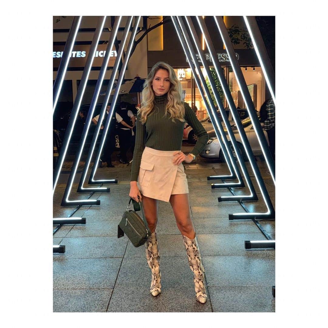 Schutzのインスタグラム：「Last night 🌟⚡️✨. #schutzfall #schutznylonedition」