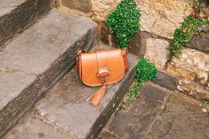 イルビゾンテのインスタグラム：「Stay in the loop with our SS19! ☆ #ILBISONTE」