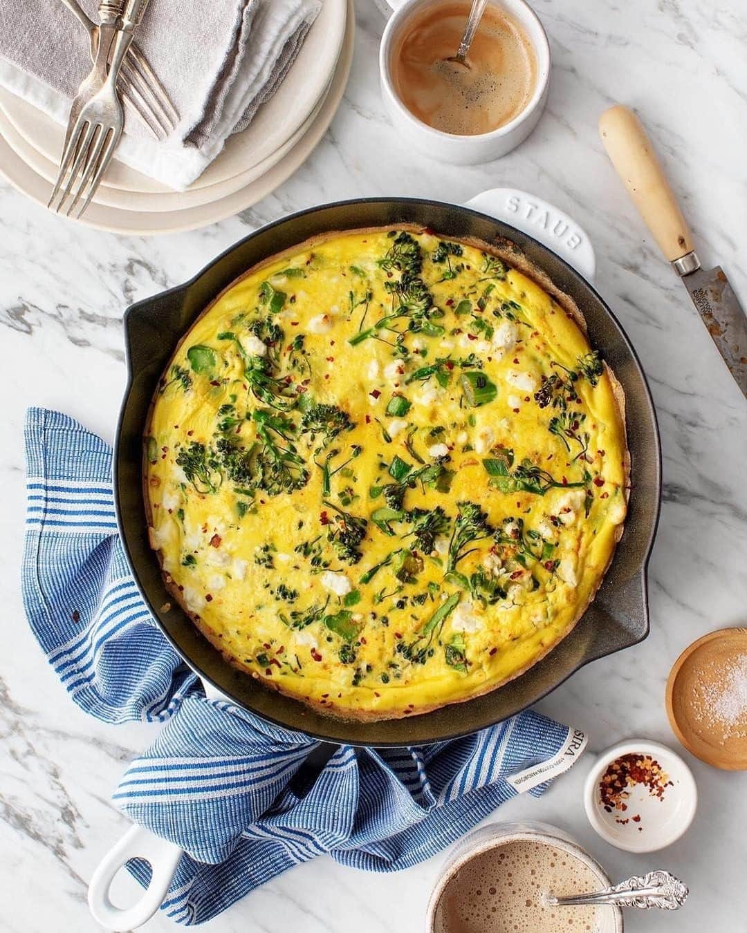 Staub USA（ストウブ）さんのインスタグラム写真 - (Staub USA（ストウブ）Instagram)「Did you go veggie overboard at the farmers' market last weekend? No problem. The adaptable frittata is here to help transform those limp veggies into an easy bfast/brunch/lunch/snack/dinner. @Loveandlemons put together a #MadeinStaub universal recipe so you can sub in whatever produce is in your fridge! . https://www.loveandlemons.com/how-to-make-a-frittata/」4月25日 2時00分 - staub_usa