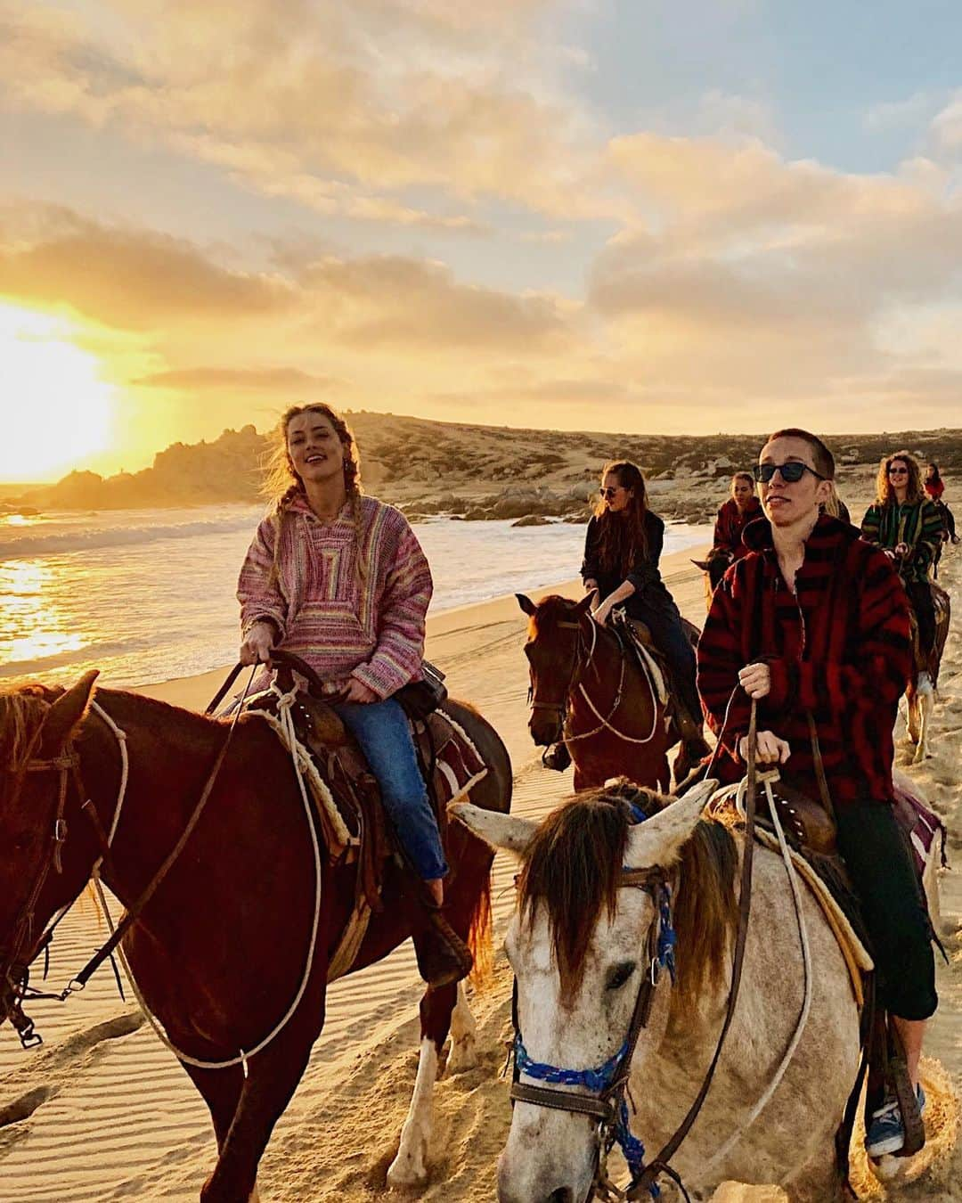 アンバー・ハードさんのインスタグラム写真 - (アンバー・ハードInstagram)「You can take the girl out of Texas but...」4月25日 2時09分 - amberheard