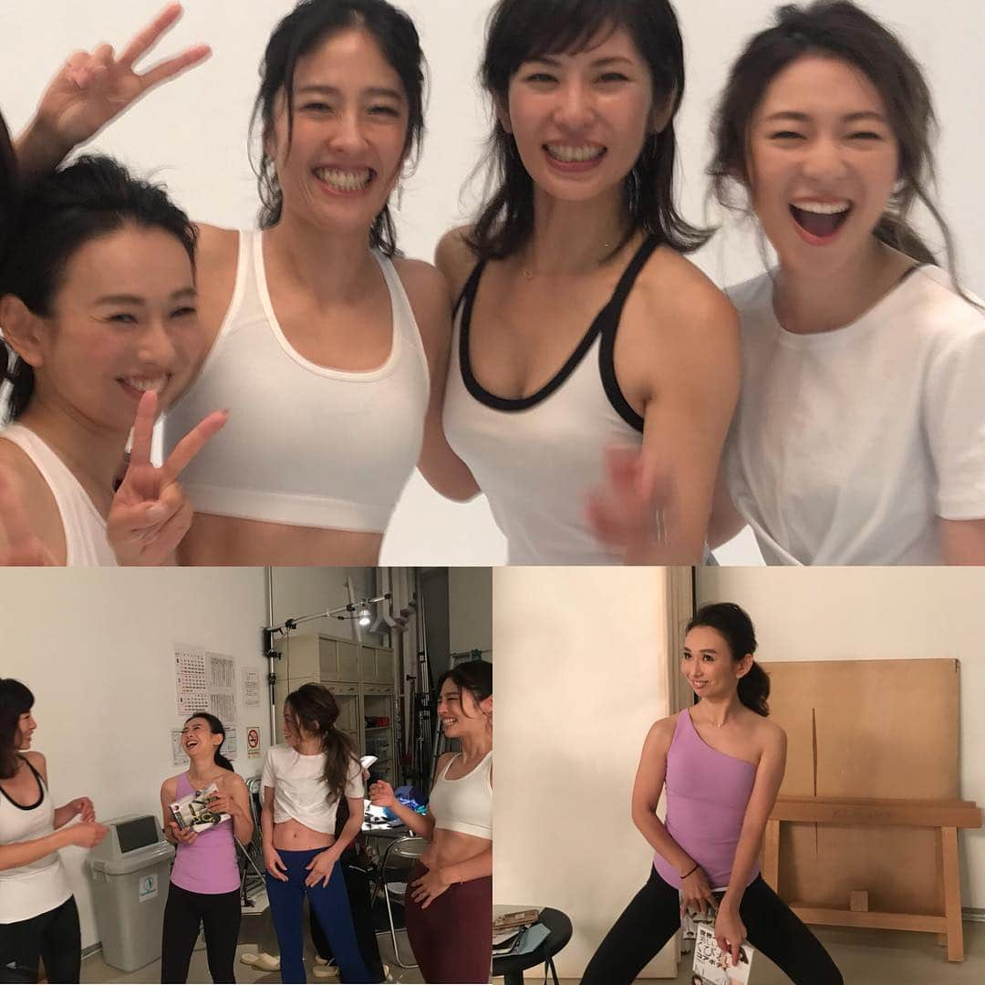 村田友美子さんのインスタグラム写真 - (村田友美子Instagram)「sachikoトレーナーの最後のレッスン。 お越し頂いたお客様ありがとうございました。  yumicorebody設立当初から私を支えてくれた第1期生のsachikoトレーナー。 とにかく丁寧できめ細かいそして何より愛情深いレッスンはいつも人気で満席でした。  今日レッスン終わりにすっぴんで花束をもってかけつけた私は驚いた。ほとんどのお客様が目を潤ませなんとも言えない優しい表情で拍手してくれていた。  たかがトレーナー。 でもきっとこのお客様達は心から彼女を信頼し彼女との時間を大切に思ってくださっていたんだなって感じた。 私まで泣きそうになった。てかちょい泣いた。  思えば彼女との出会いは息子が幼稚園の頃なので約10年前。。 そう、私たちはママ友だった。 彼女は北川景子と間違えるほど美人で性格も可愛らしかった。 少しづつ仲良くなりちょうど子供たちの小学校も同じだった事、お互い3人子供がいたことから私たちの距離はもっと縮まった。  家庭のこと、育児のこと、色々なことを話すようになり、私がトレーナーになったきっかけにもなった近所のコアトレにも一緒に通いだした。 自宅でレッスンをやり始めたときも彼女はすぐに生徒として来てくれた。素直で優しいから。  そこから何年か過ぎ、彼女に不幸がふりかかった。私も彼女には到底及ばないけど辛いことがあった。 ちょうどスタジオをはじめる前かな。。 私は少しでも彼女が元気になってほしくて、少しでも力になりたくて思い切ってトレーナーにならないかって誘った。トレーナーの仕事にやりがいを感じ輝いてくれる気がしたから。 誘ったと同時に絶対に後悔させないスタジオにしようって心に決めていた。それは他のトレーナーも同じく。 自分のためでもあるけれど、人のためにと思うとさらに頑張れる気がした。 だから、今の私があるのはみんなのおかげだと思う。  それからも事あるごとに彼女は私の側で私のために色々してくれた。一番最初のワークショップ、一年目のパーティ、本の出版祝い、、、全てのイベントで身体をはってくれた。3.4枚目の写真ねw  最初は私が支えようと思っていたはずなのに、いつのまにか彼女はたくさんのお客様から愛されるレビュー一位のトレーナーになっていて、実は私が支えてもらっていた。  これから違う環境で生きていく彼女を心から応援したいと思う。  本当にありがとう。 お疲れ様。 いつでも帰ってきてね。  #長くてすみません #真面目でごめんなさい #人にはドラマがある #歴史がある #sachikoトレーナー #今日改めて思った #あったかいスタジオだなって #素敵なお客様ばかり #良いお客様に囲まれて幸せ #あったかいスタジオがいいなと #おばちゃんだからね #心も身体もデトックスできるスタジオ #さちこおつかれちゃん #GWあけに戻ってこないかな #切り替えてーっと #さらなる進化 #yumicorebody #アカデミー追加募集ストーリーから」4月25日 2時14分 - yumicorebody