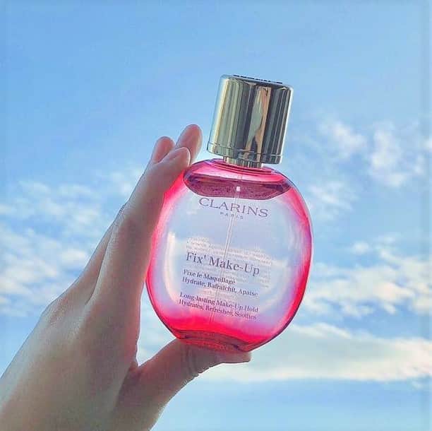 CLARINSさんのインスタグラム写真 - (CLARINSInstagram)「Perfect day, even better make-up ☀️ Fix' Make-Up instantly locks in your look for ~flawless~ all-day wear 📷: @__ririnana #ClarinsMakeup」4月25日 8時05分 - clarinsusa