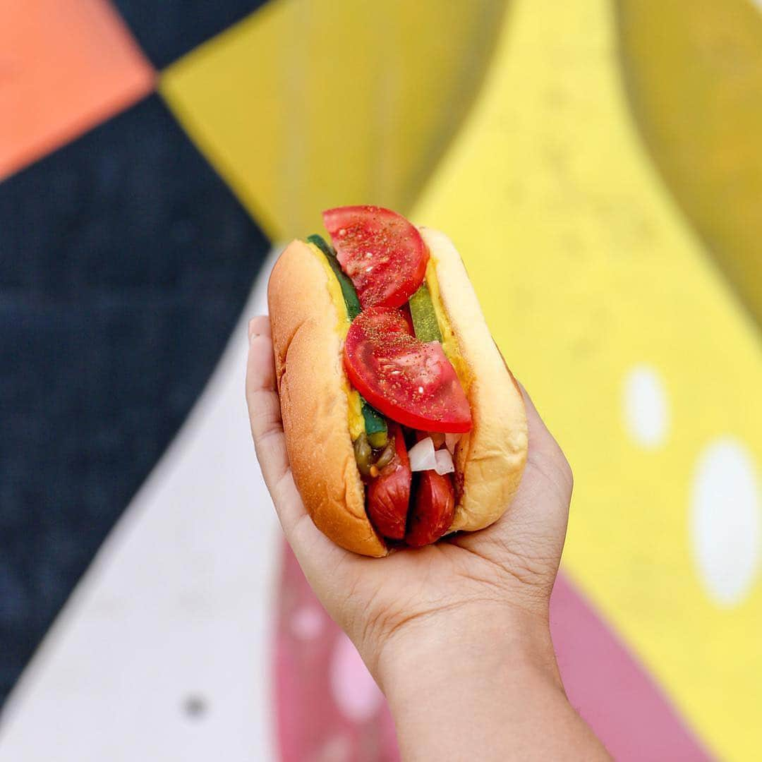 SHAKE SHACKさんのインスタグラム写真 - (SHAKE SHACKInstagram)「Top dog. ☝️ (📷: @shakeshackme) #shakeshack」4月25日 8時08分 - shakeshack