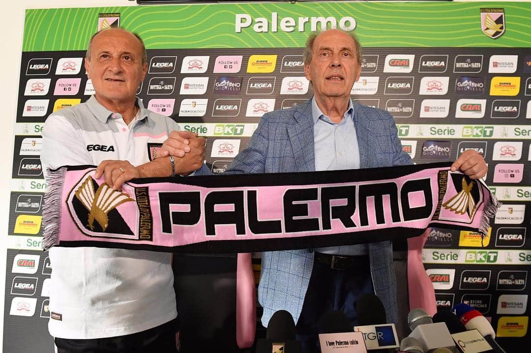 USチッタ・ディ・パレルモのインスタグラム：「🎙Rossi: “Non potevo dire di no al Palermo”. La conferenza stampa dell’allenatore rosanero sul nostro sito ufficiale 💻📲」