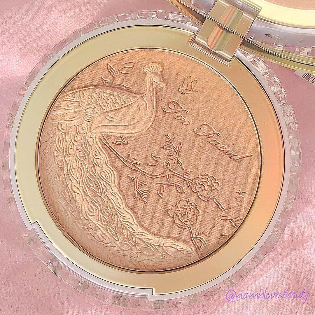 Too Facedさんのインスタグラム写真 - (Too FacedInstagram)「Want it. Need it. Have to have it. 💁‍♀️ Our NEW coconut-scented Natural Lust Bronzer will have you bronzed to perfection with a  luxurious, lust-worthy glow! ✨ #regram @niamhlovesbeauty #tfnaturallust #toofaced」4月25日 3時12分 - toofaced