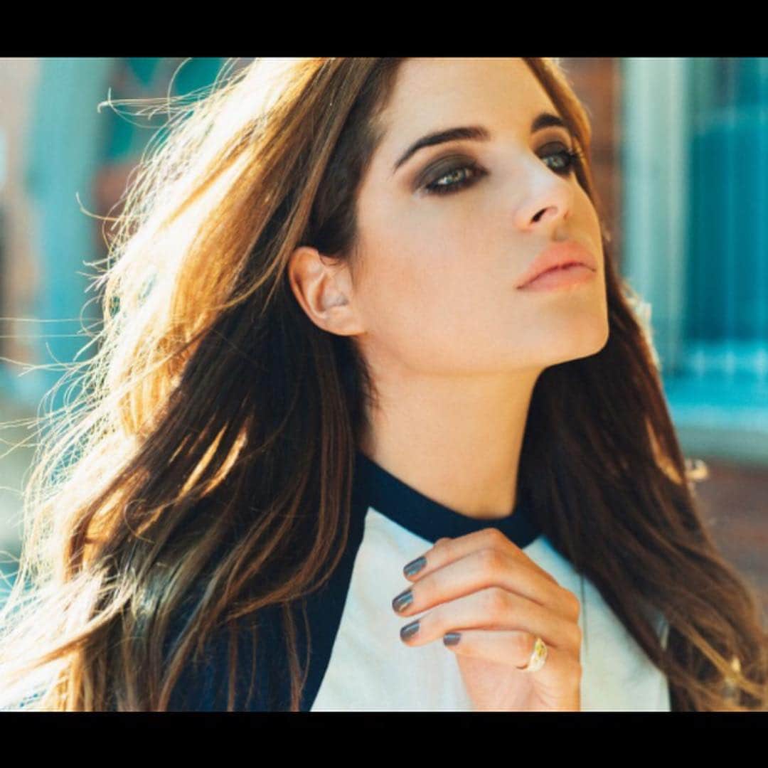 アレクサンドラ・フェルステッドさんのインスタグラム写真 - (アレクサンドラ・フェルステッドInstagram)「Adore this smokey eye look 👁」4月25日 3時29分 - binkyfelstead