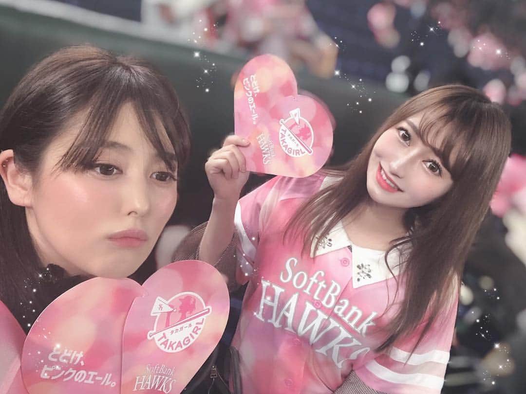YU-RIのインスタグラム：「これが最後🦅タカガール！🦅 久しぶりに東京ドーム楽しいね🙆‍♀️ ・ ・ ・ #タカガールデー#タカガール#タカガール2019#ホークス#ソフトバンクホークス#ピンク#ユニフォーム#可愛い#野球女子#奪sh#エキサイトシート#東京ドーム#野球#野球観戦#オリックス#オリックスバファローズ」