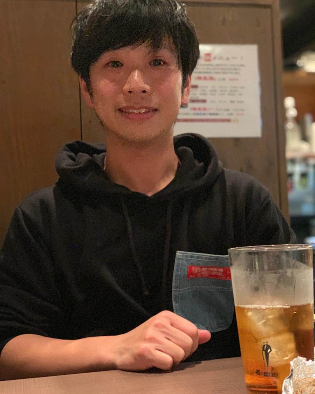 池田真一のインスタグラム：「最近小学校を卒業した鱒之介の西村くんと久しぶりに飲みに行きました！ 終始、学校の怪談の話してました！  そんな西村くんとたこ焼き部を発足致しましてGW期間中にYES Theaterの前で僕と西村くんとらぶおじさんが考えたオリジナルたこ焼きを販売します！  皆さん是非遊びに来て下さい！」