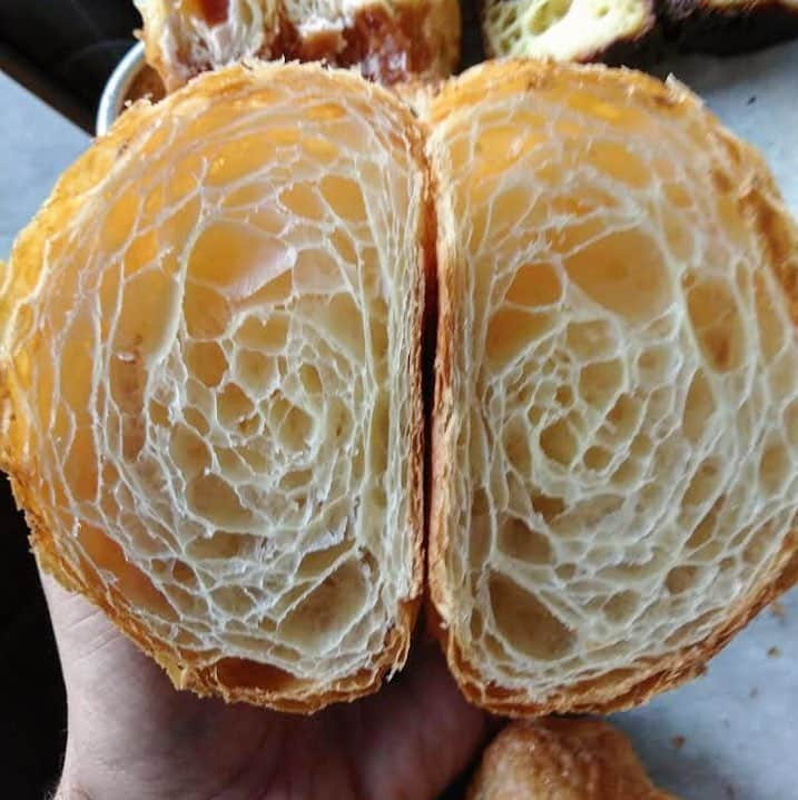 DOMINIQUE ANSEL BAKERYさんのインスタグラム写真 - (DOMINIQUE ANSEL BAKERYInstagram)「Staring into the center of a croissant, like tree rings that tell you the history of how it came and the chefs that made it. It’s a daily monitoring, a lifelong education. #🥐」4月25日 3時42分 - dominiqueansel