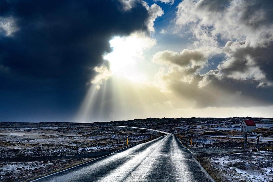 ナショナルジオグラフィックさんのインスタグラム写真 - (ナショナルジオグラフィックInstagram)「Photo by Stephen Wilkes @stephenwilkes | Scouting the incredible landscape of Iceland, I couldn’t believe how the weather changed minute by minute. In between the clouds and snow, gorgeous rays of sunlight appeared for a few short seconds. To see more photos from my travels near and far, follow me @stephenwilkes. #DayToNight #StephenWilkes #DayToNight #BTS #Rural」4月25日 3時49分 - natgeo