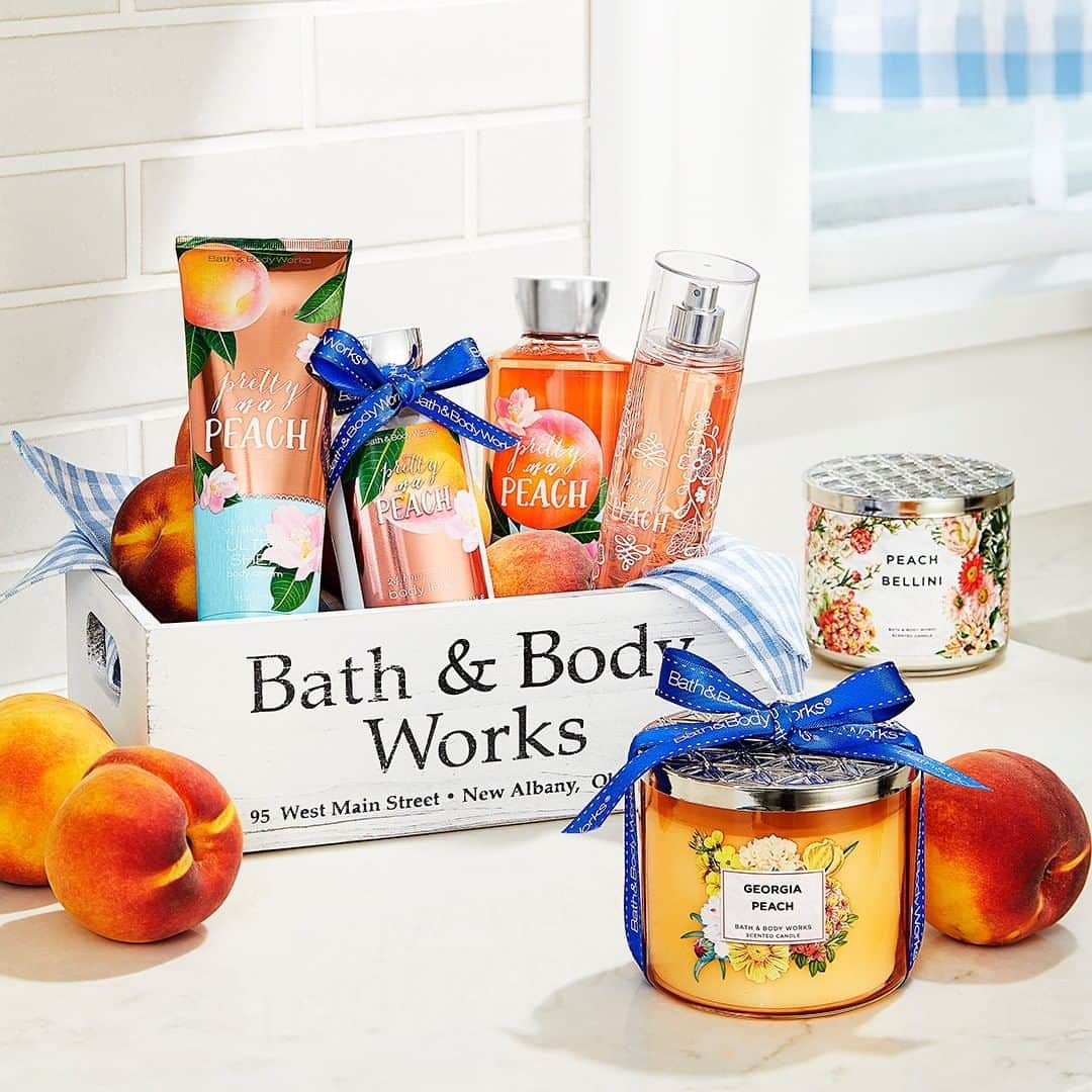 Bath & Body Worksさんのインスタグラム写真 - (Bath & Body WorksInstagram)「Just peachy 🍑」4月25日 4時00分 - bathandbodyworks