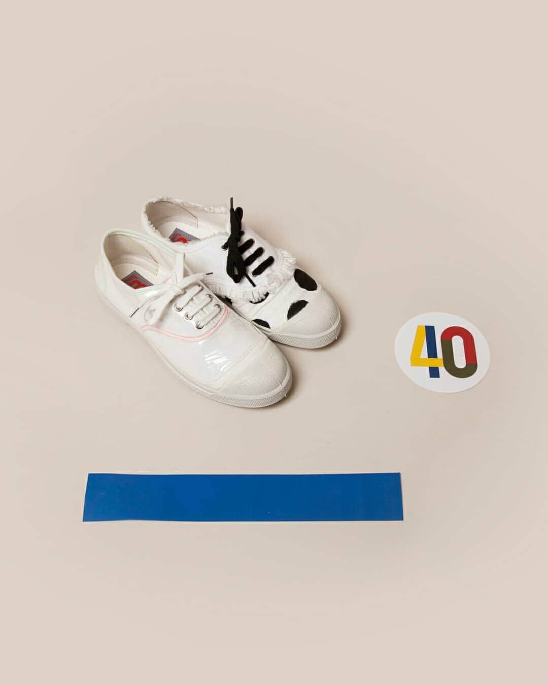 ベンシモンのインスタグラム：「- Alberobello - Bensimon by @viaplain Cette customisation est tirée d'une collection émotionnelle printemps - été 2019 de la marque. Elle représente le village d'Alberobello, situé dans le sud de l'Italie, célèbre pour ses "Trulli", des maisons en pierre blanchies à la chaux aux toits coniques, son soleil brûlant et ses couleurs d'été mystérieuses. 🇬🇧 Inspired from an emotional spring - summer 2019 collection of the brand, this customization represents the village of Alberobello, located in Southern Italy and famous for its "Trulli", whitewashed stone houses with conical roofs, its burning sun and its mysterious summer colors. #bensimon40 #bensimonanniversary」