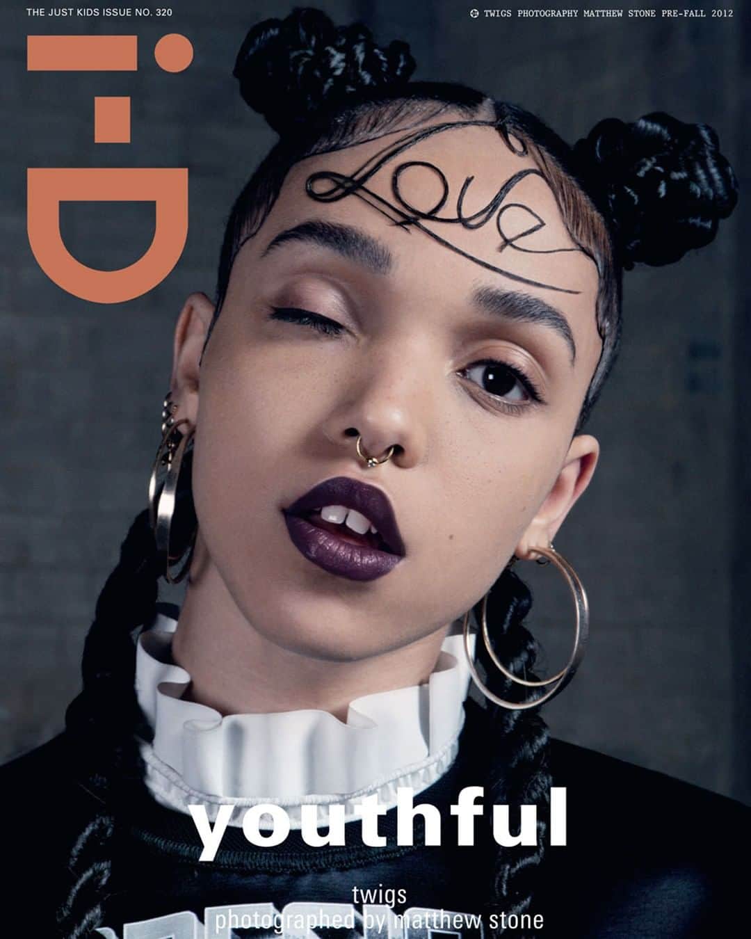 i-Dさんのインスタグラム写真 - (i-DInstagram)「🚨 FKA TWIGS IS BACK! 🚨⁣ ⁣ Former i-D cover star @fkatwigs just dropped her latest video for 'Cellophane' and honestly, we are in love all over again. 💖⁣ ⁣ What did you make of the video? 💃🏽 ⁣ ⁣ We already can't wait for what comes next! 🔮⁣ ⁣ [The Just Kids Issue, no.320, 2012]⁣ .⁣ .⁣ .⁣ Photography: Matthew Stone ⁣ Styling: Matthew Josephs⁣ Hair: Alex Brownswell ⁣ Make-up: Mel Arter⁣ Grooming: Patrick Phipps⁣ #FKATwigs #Cellophane #Love」4月25日 4時15分 - i_d