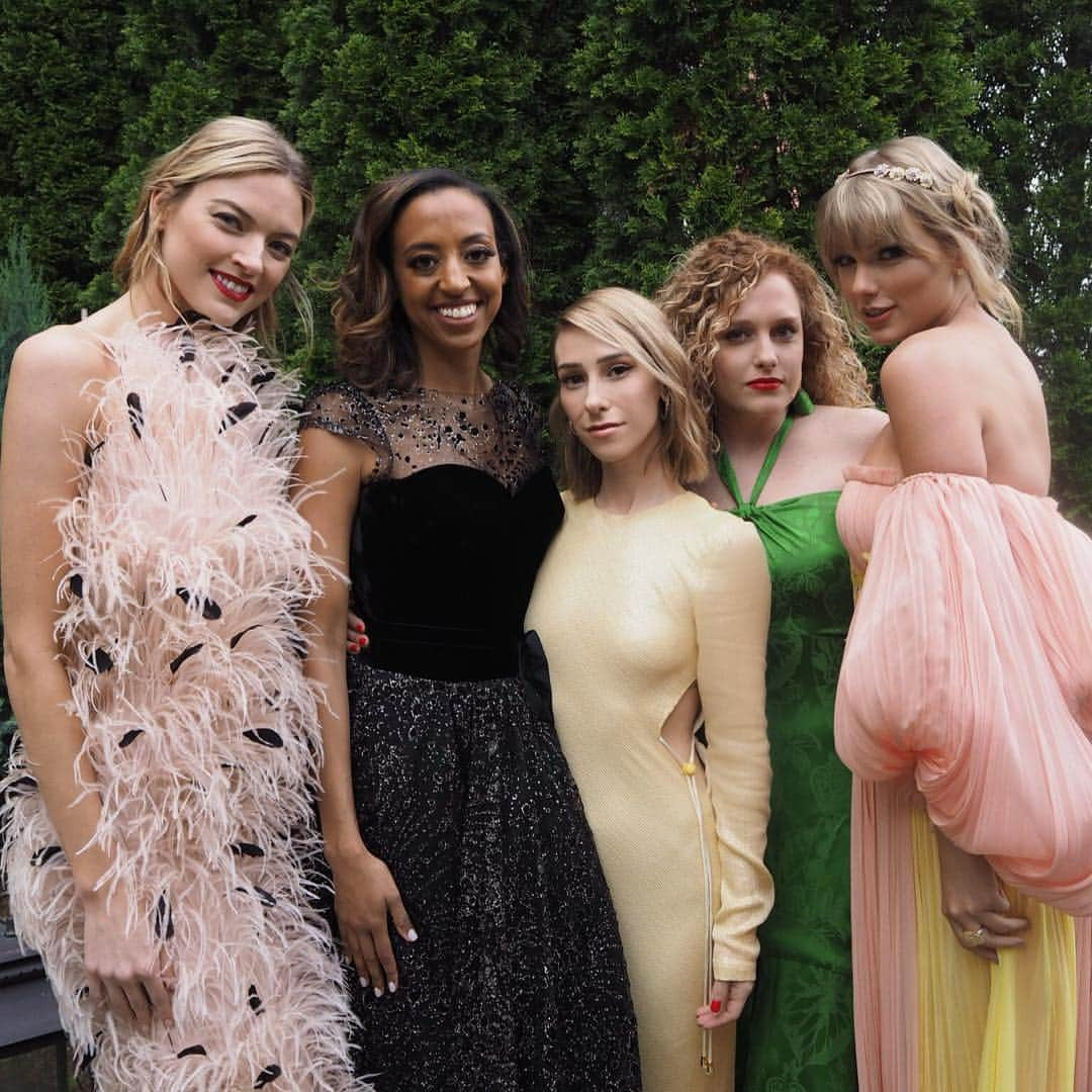 Ashley Avignoneさんのインスタグラム写真 - (Ashley AvignoneInstagram)「Gala Girls #time100gala」4月25日 4時25分 - ashavignone