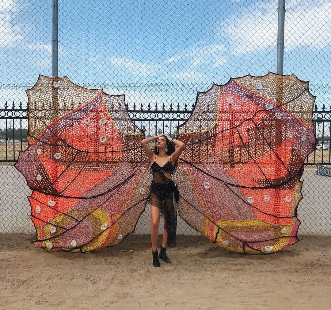 シャニーナ・シャイクのインスタグラム：「Free as a butterfly 🦋」