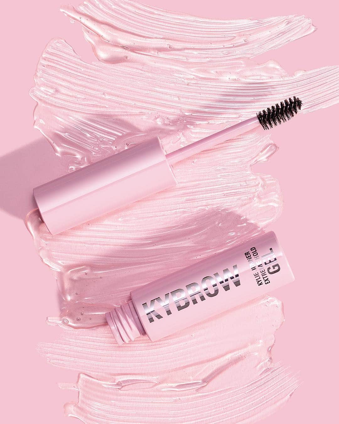 Kylie Cosmeticsさんのインスタグラム写真 - (Kylie CosmeticsInstagram)「Kybrow Gel $16 ⭐️ formulated to ensure your brows stay in place all day long!.. 4/29」4月25日 4時44分 - kyliecosmetics