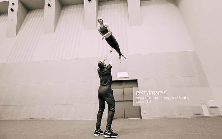 アシュリー・ケインさんのインスタグラム写真 - (アシュリー・ケインInstagram)「Backstage #WTTFigure Warm Up Photos 🤸🏼‍♀️ #doingthings 📸: Atsushi Tomura」4月25日 4時59分 - icegirlash