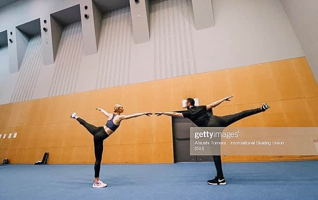 アシュリー・ケインさんのインスタグラム写真 - (アシュリー・ケインInstagram)「Backstage #WTTFigure Warm Up Photos 🤸🏼‍♀️ #doingthings 📸: Atsushi Tomura」4月25日 4時59分 - icegirlash