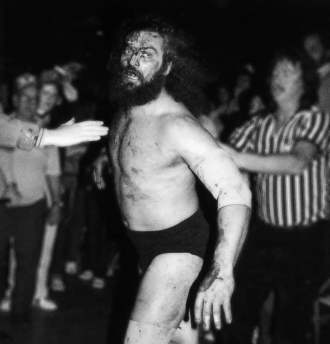 VICEさんのインスタグラム写真 - (VICEInstagram)「On the night he died, Bruiser Brody never made it to the ring. 📺 Watch 'Dark Side of the Ring' (@darksideofthering), tonight at 9p ET on @VICELAND.」4月25日 5時30分 - vice