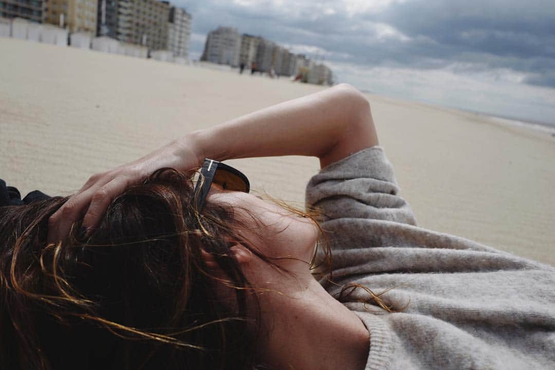 カロリーヌ・ド・メグレのインスタグラム：「Ostend 🇧🇪」