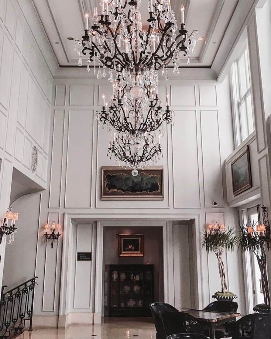 リッツ・カールトンさんのインスタグラム写真 - (リッツ・カールトンInstagram)「Charming and sophisticated, beautiful moments are easy to find at The Ritz-Carlton, #NewOrleans. #Louisiana #NOLA #FrenchQuarter #interiordesign #chandelier #charming #sophisticated #design #architecture #travel #travelgram #Instatravel #traveldiaries via – @artfourliving」4月25日 6時01分 - ritzcarlton
