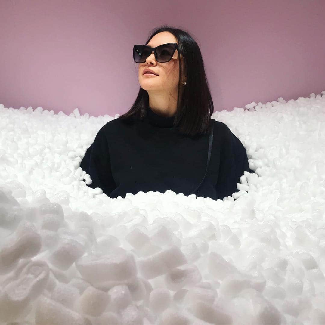 松島エミのインスタグラム：「🐣 #milandesignweek  #mykita 💕」