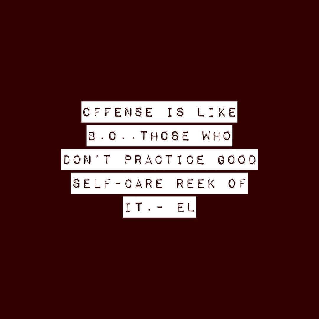 エヴァンジェリン・リリーさんのインスタグラム写真 - (エヴァンジェリン・リリーInstagram)「“offense is like b.o.. those who don’t practice good self-care reek of it.” . #selfcare #offense #stinks」4月25日 6時10分 - evangelinelillyofficial