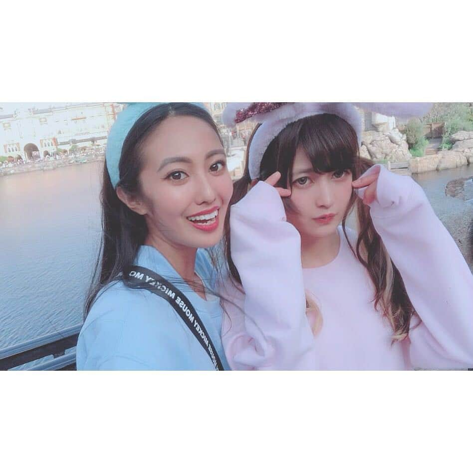 甘夏ゆずさんのインスタグラム写真 - (甘夏ゆずInstagram)「ちび二日酔いディズニー🐭💔💜 せっかくかわいいピンクうさぎなのに、この日の半目率の高さ悲しいたけ🤤笑 妹・弟・ポンの3人幸だったよ👩‍👩‍👦🌈」4月25日 17時20分 - yuzu_amanatsu