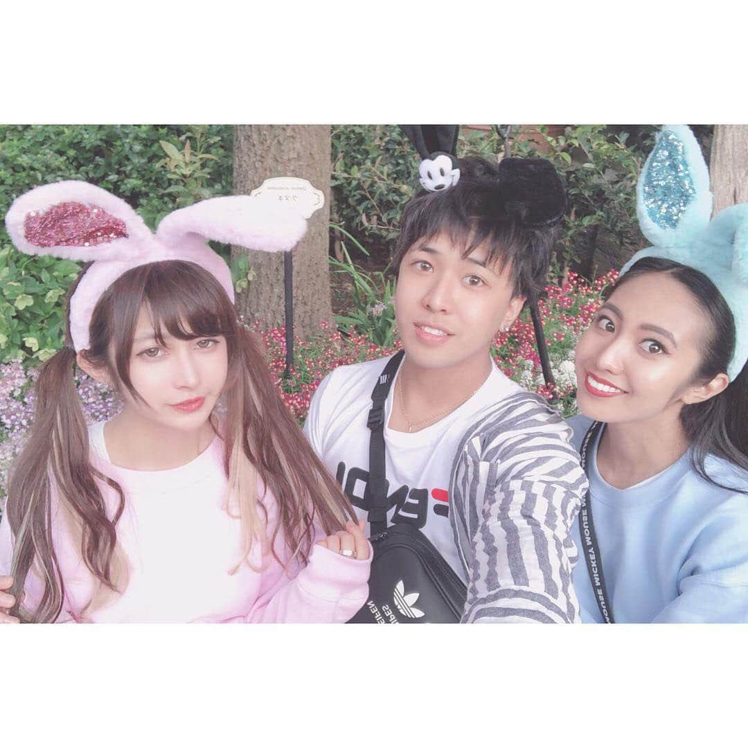 甘夏ゆずさんのインスタグラム写真 - (甘夏ゆずInstagram)「ちび二日酔いディズニー🐭💔💜 せっかくかわいいピンクうさぎなのに、この日の半目率の高さ悲しいたけ🤤笑 妹・弟・ポンの3人幸だったよ👩‍👩‍👦🌈」4月25日 17時20分 - yuzu_amanatsu