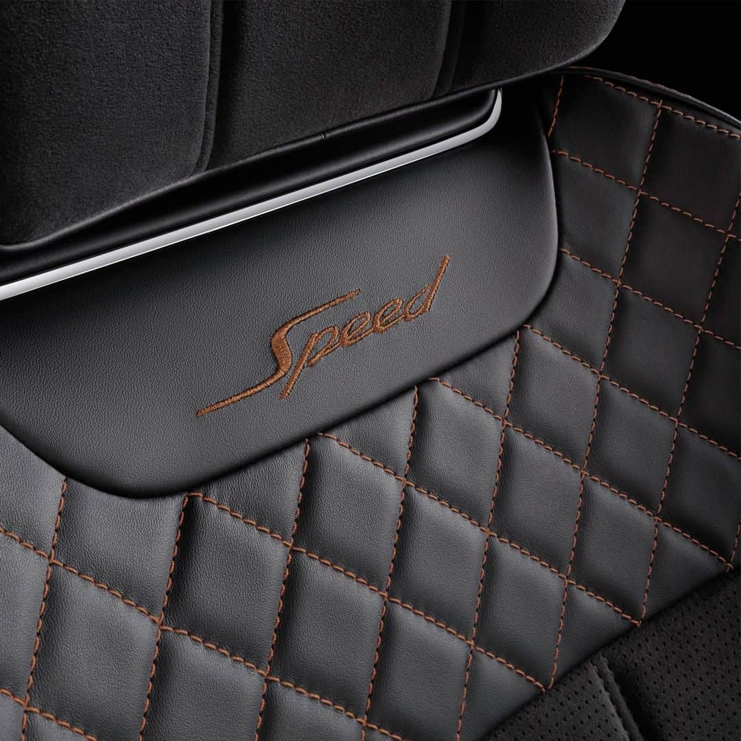 ベントレーさんのインスタグラム写真 - (ベントレーInstagram)「Embroider the emblem on to the seat backrests in blind or contrast stitching in the new #Bentayga Speed. Interior spec: Beluga black hide with Orange contrast. Link in bio.  Bentayga Speed is available to order in all markets except EU28, Switzerland, Norway, Ukraine, Turkey, Israel and Vietnam. It will be available to order in these markets in Q3, 2019. Please note, Bentayga Speed will not be sold in mainland China.」4月25日 16時00分 - bentleymotors