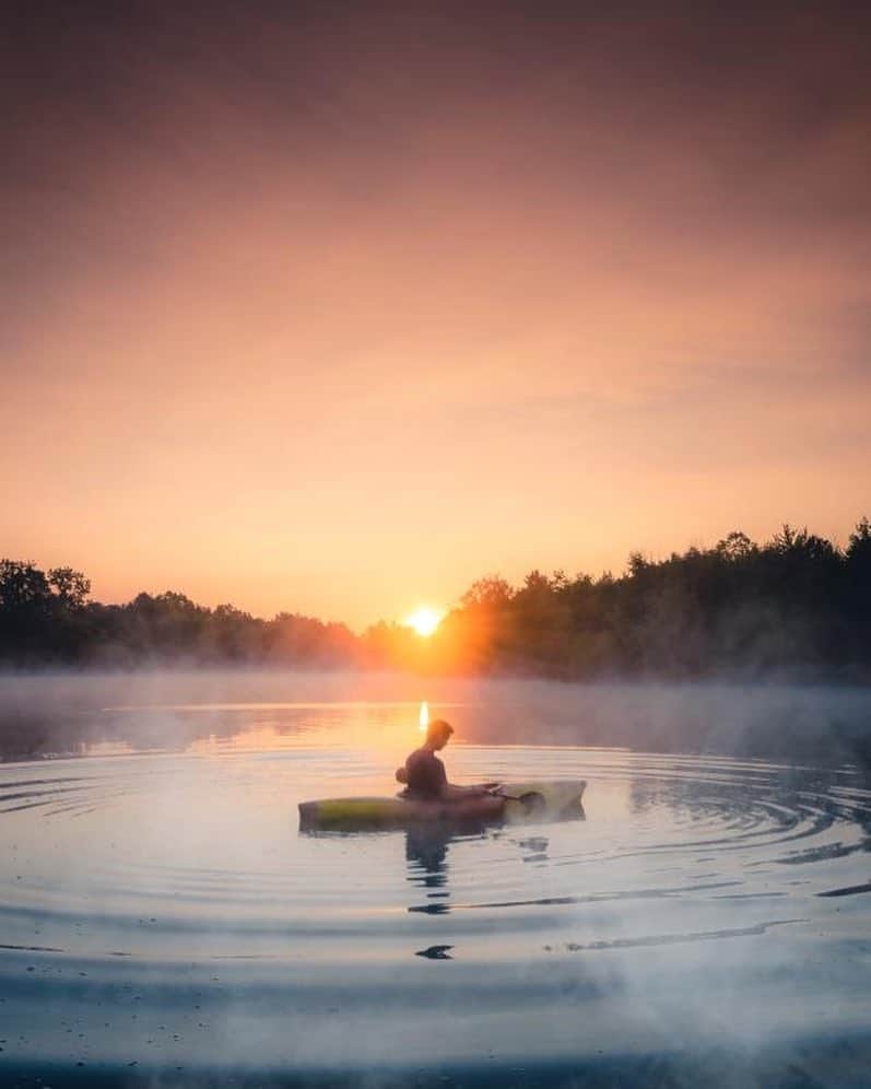 Canon Photographyさんのインスタグラム写真 - (Canon PhotographyInstagram)「@danielkrakan “I remember this morning like it was yesterday. It was a Saturday and I woke up with my buddy at around 5:30am in order to shoot sunrise. This was one of the most beautiful sunrises I have ever witnessed, and the fog rolling in was the cherry on top! For a while I was thinking of a concept to execute and this was the final product.”」4月25日 16時07分 - cpcollectives