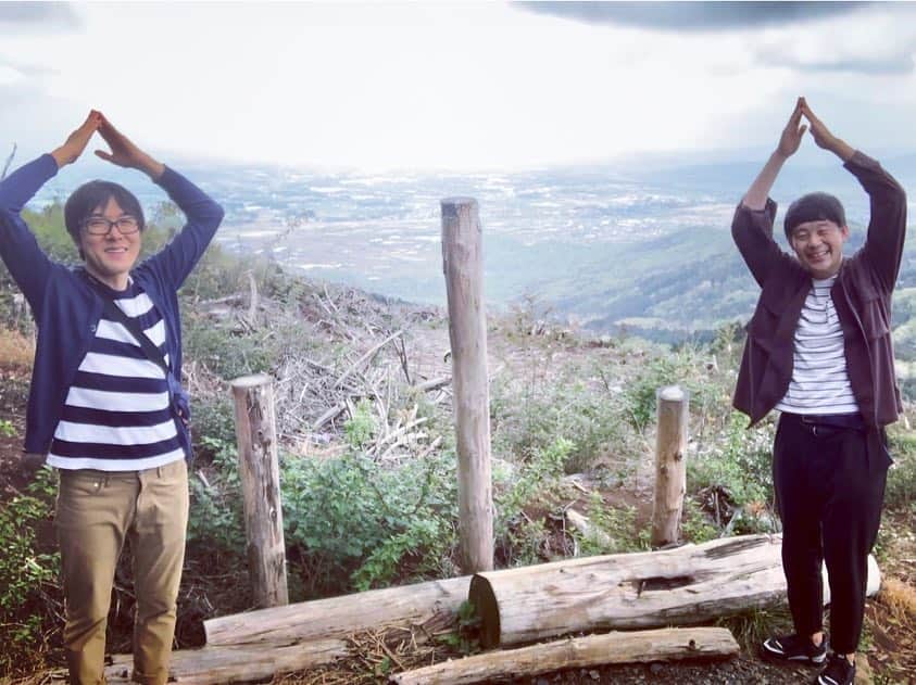 佐久間一行さんのインスタグラム写真 - (佐久間一行Instagram)「はいじぃとアゴイオン会、よい〜んの会、よい〜ん会のよい〜ん会の撮影で、またまた茨城でした〜！ 5月6日の大宮ラクーンよしもと劇場、お楽しみに〜！ 山〜は、予定外で、実は少し迷いました。  #はいじぃ #佐久間一行 #茨城 #大宮ラクーンよしもと劇場 #5月6日 #アゴイオン会 #よいーん会 #よいーん会のよいーん会」4月25日 16時56分 - sakuzari