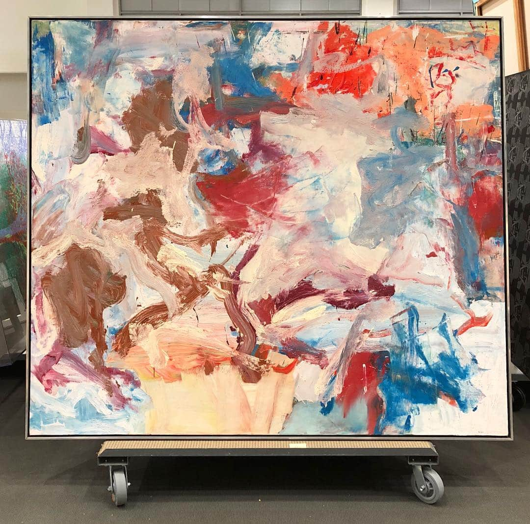 サザビーズさんのインスタグラム写真 - (サザビーズInstagram)「Happy Birthday Willem de Kooning! Executed in the year that de Kooning sensationally immersed himself in painting, ‘Untitled X’ from 1975 belongs to an outpouring of creativity that produced an illustrious group of large-scale, color-saturated canvases that rank among the finest achievements of the artist’s career. Of this group, ‘Untitled X’ captures the full force of de Kooning’s abstract vernacular, asserting his total mastery of this medium through each visceral swath, smear, drip and blow. On offer this May from the Gerald L. Lennard Foundation Collection, this work will be on public view in Sotheby’s newly-reimagined and expanded galleries in #NYC beginning 3 May – make plans to visit us on York Avenue! #SothebysContemporary #SothebysBreakingGround #WillemdeKooning #deKooning #OTD #HBD」4月25日 8時26分 - sothebys