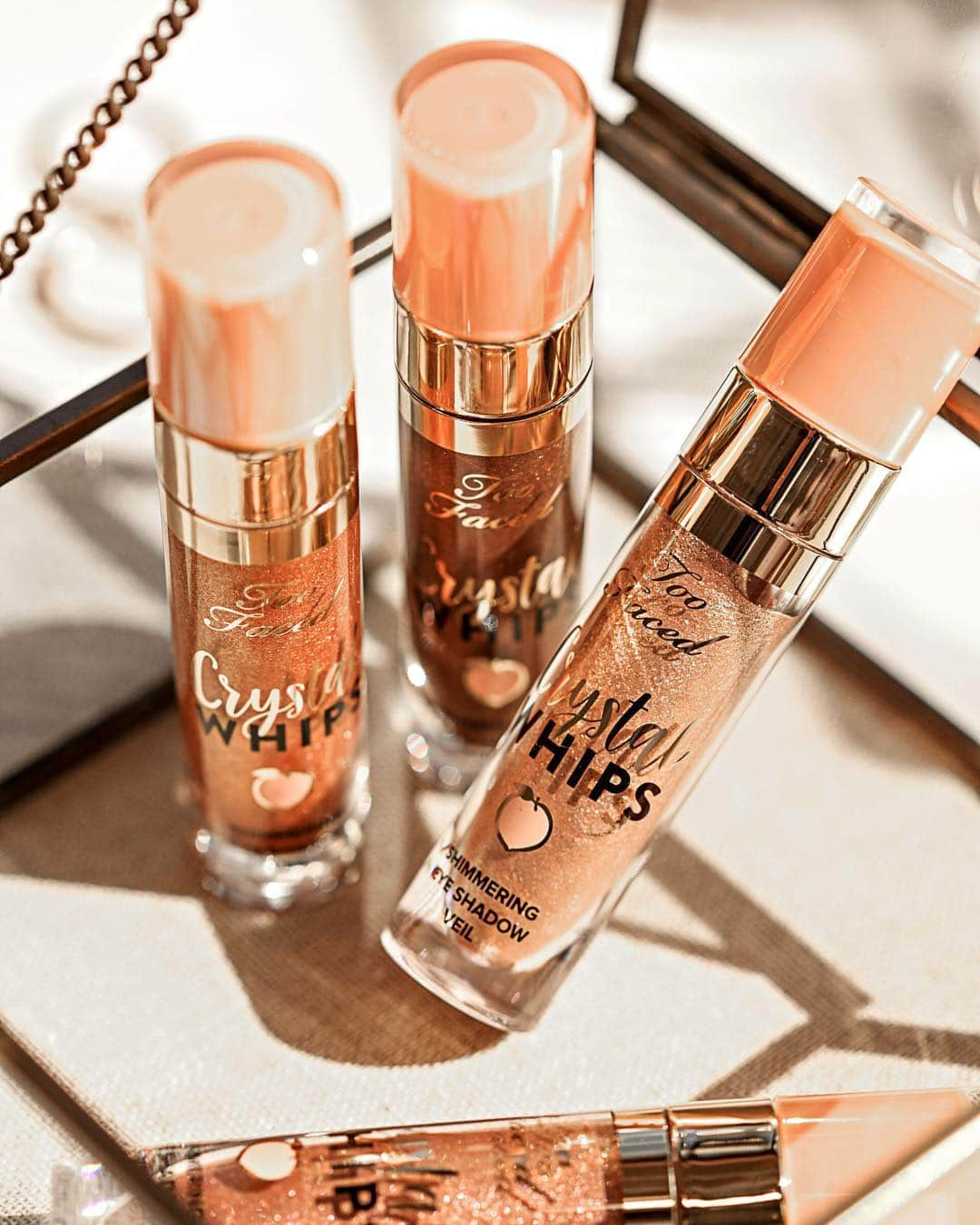 Too Facedさんのインスタグラム写真 - (Too FacedInstagram)「GLOW all out with our NEW Crystal Whips! ✨ Create a high-shine, dreamy glow that never feels sticky 😉 Pat it on with fingers for a sheer wash of color or layer with a small dense brush to build opaque coverage. #tfpeachesandcream #toofaced」4月25日 9時04分 - toofaced