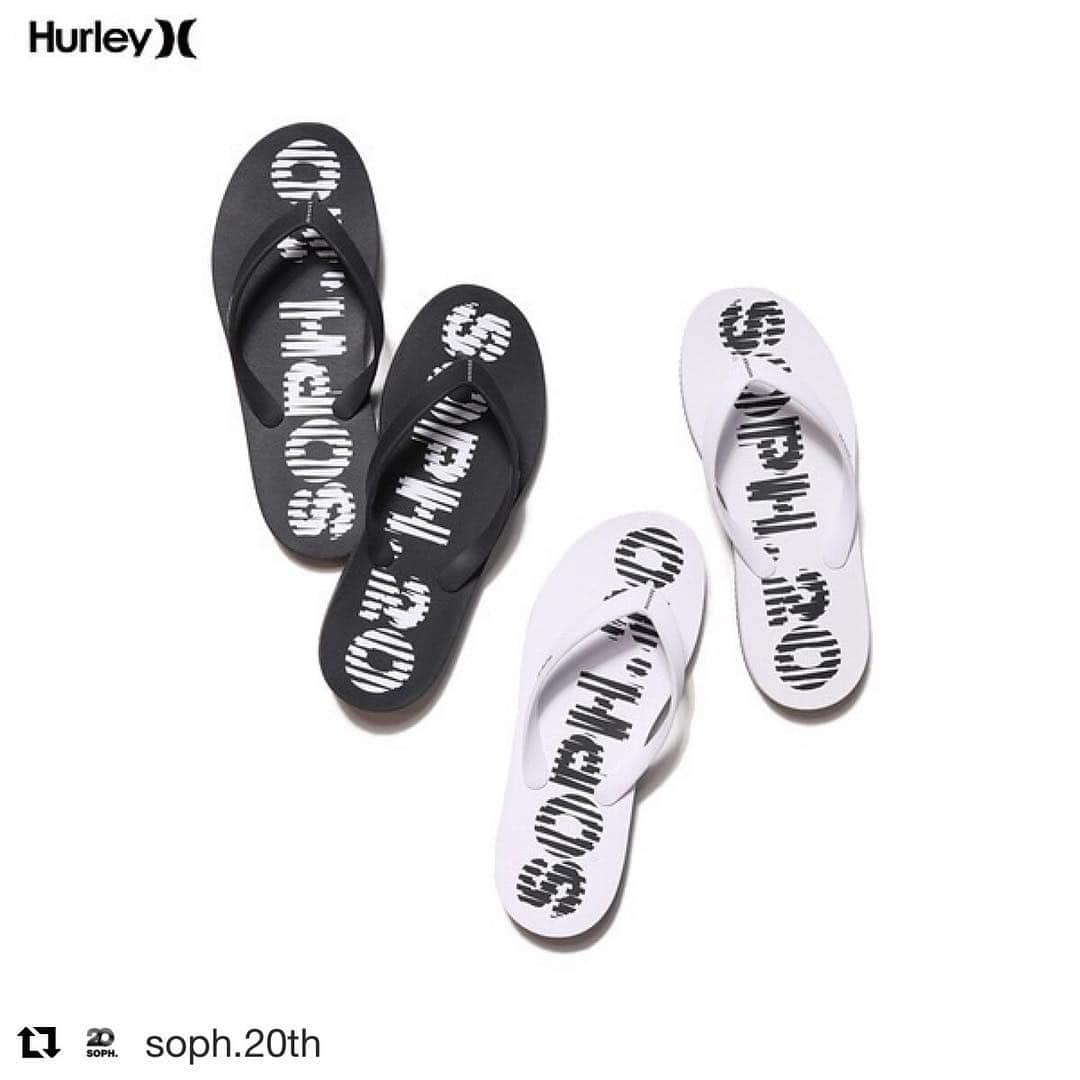 のインスタグラム：「#Repost @soph.20th ・・・ SOPH.20 x Hurley ONE AND ONLY SANDAL Price : ¥4,500+tax SIZE : US7, 8, 9, 10 (25-28cm) Color : Black, White . *Available now at SOPH.ONLINE STORE, ZOZO TOWN, Hurley.com, atmos sendagaya . フットベッドとソールで強度が異なる仕様により長時間の使用でも快適で柔らかな履き心地を実現。 グリップ仕様のソールは滑りにくく、ビーチ以外のシチュエーションにも対応するユーティリティプロダクト。 . www.soph.net/shop/ . About Hurley 1999年、ボブ ハーレーにより設立された海に生きるライフスタイルと、若者らしいクリエイティブな精神を体現するブランド。アスリートの潜在能力を引き出す取り組みはトップサーファーをはじめ世界中から絶大な支持を得ている。 www.hurley.com . #SOPH20 #Hurley #SOPH20xHurley #SOPHxHurley @hurley」