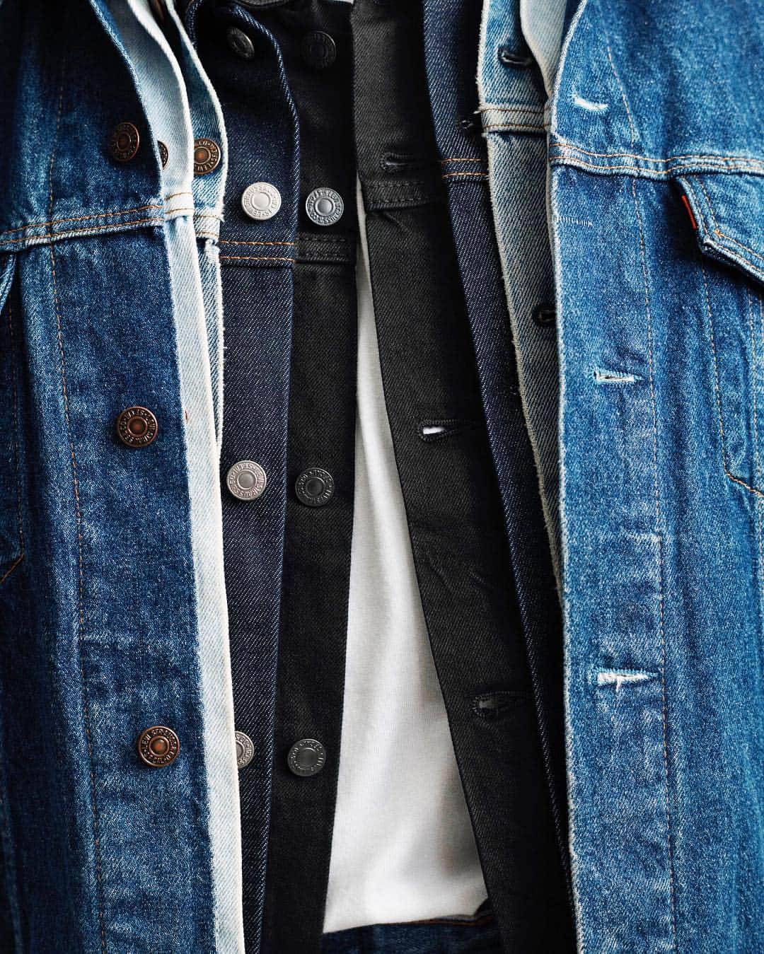 Levi’sさんのインスタグラム写真 - (Levi’sInstagram)「Peeling back the layers for that warm weather. #LiveInLevis」4月25日 9時17分 - levis