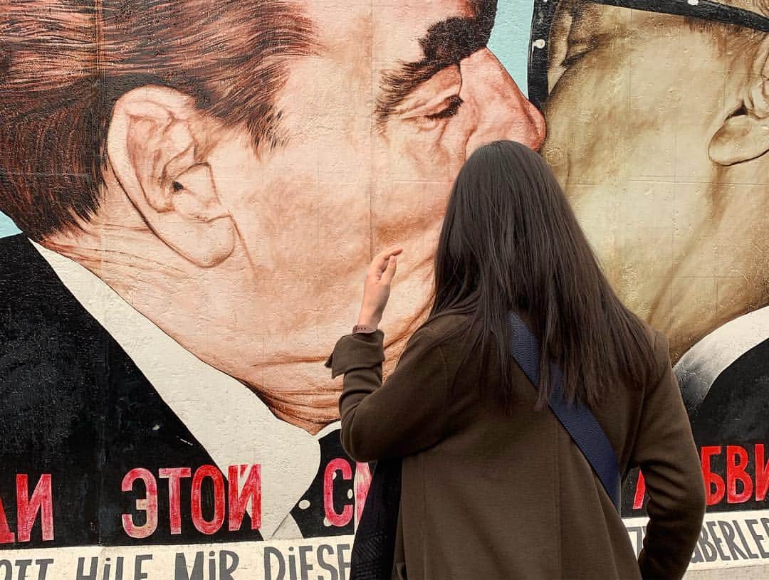 相沢菜々子さんのインスタグラム写真 - (相沢菜々子Instagram)「Berlin Wall これベルリンの壁で一番有名って知ってました？😳」4月25日 10時30分 - nanako_aizawa