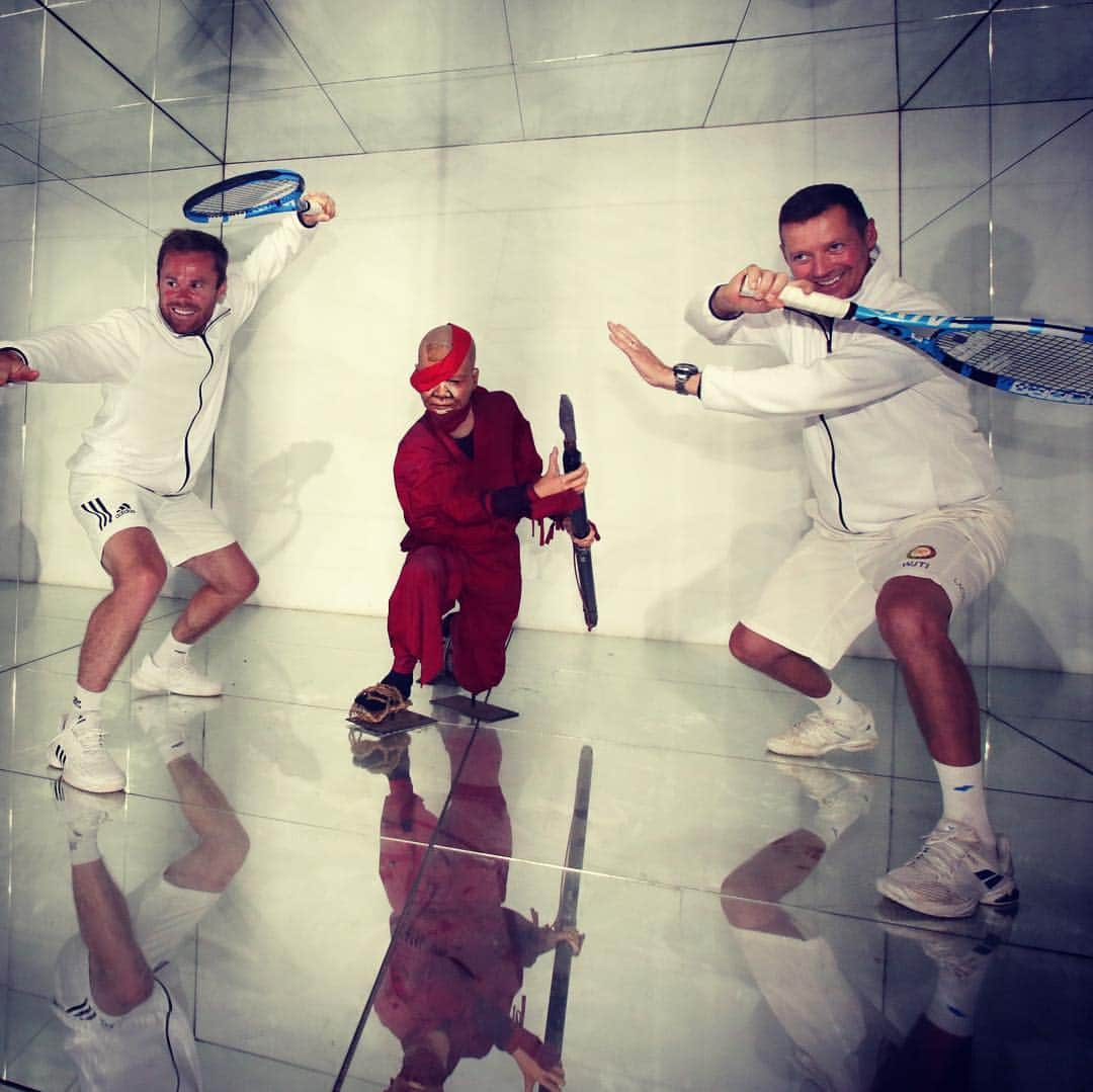 フローラン・ダバディーさんのインスタグラム写真 - (フローラン・ダバディーInstagram)「今日はいよいよベスト8です！昨日は佐賀の祐徳稲荷の奥の院まで登り、忍者と対戦しました。Getting ready for the quarterfinals !  As a warm up our official Wimbledon coaches Mark and Dan climbed 50 floors of stairs to the cloud temple and fought real ninjas. #roadtowimbledon #roadtowimbledonjapan #roadtowimbledon2019 #2枚目はAinaEndo選手fromHiroshima」4月25日 11時12分 - florent_dabadie