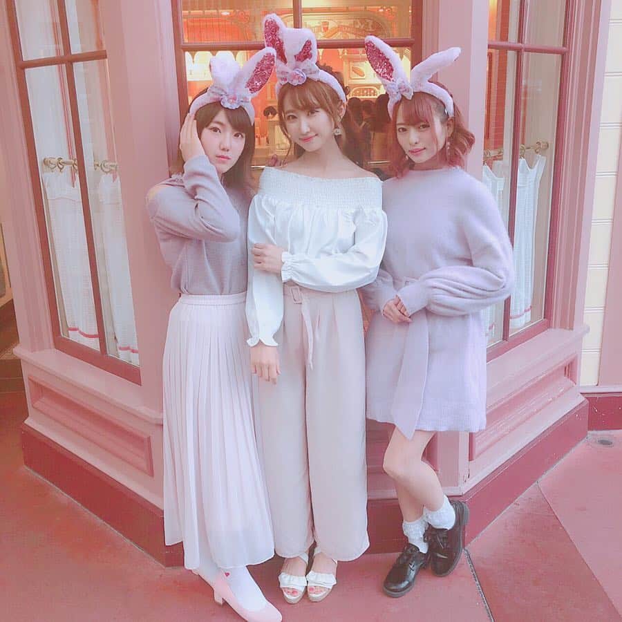 亀田ゆかりさんのインスタグラム写真 - (亀田ゆかりInstagram)「. . きらりちゃん @kirarin__88  あおばちゃん @aostagram_0613  同じ @lulu_trendmedia の モデルさん～♡♡ とっても可愛かったし 初めましてやのに楽しめた👸🏼 また行きたいなあ ディズニー投稿多くなります！ . . #夢の国  #イースター  #東京ディズニーランド  #ステラルーコーデ  #インフルエンサー #ファッション  #いいね  #disney #disneyland #princess #easter  #photooftheday #instagood #instagood」4月25日 11時21分 - yukari_ngzk