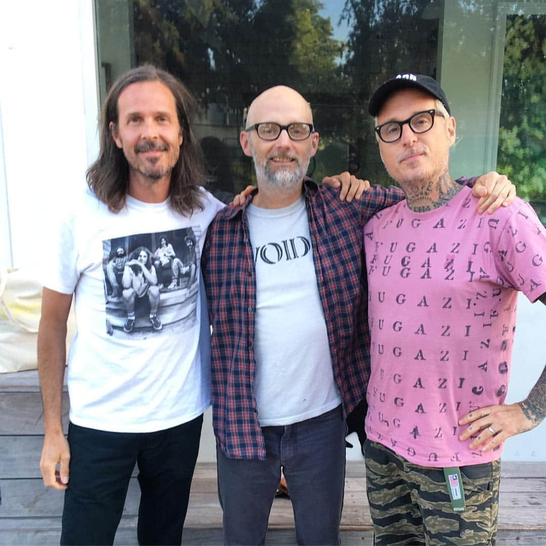 モービーさんのインスタグラム写真 - (モービーInstagram)「Awesome dinner at @littlepinerestaurant with these legends. @walterschreifels @tobymorse #animalrights」4月25日 11時33分 - moby