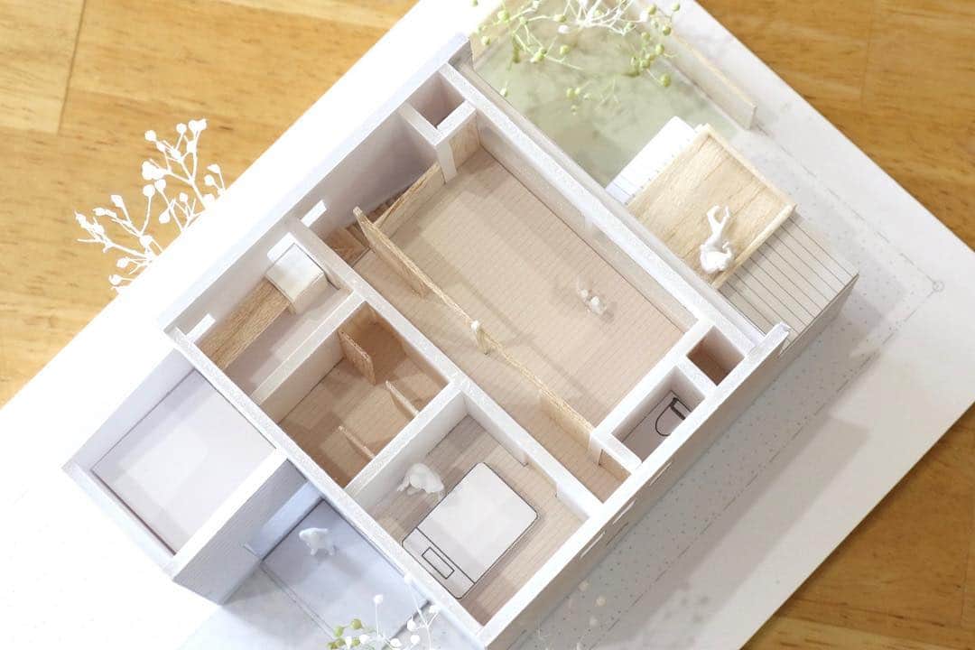 のインスタグラム：「今日は大安&建築吉日。 MO houseの地鎮祭でした。 竣工は10月の予定です！  Mizuki ito Architects URL: http://miaaa.biz/ . ーーーーーーーーーーーーーー @mizukiitooo ーーーーーーーーーーーーーー #セミオーダー #デザイン #インテリア #建築家 #建築家とつくる家  #つながる家プロジェクト #ロングライフデザイン #スローライフ #緑のある暮らし #サスティナブル #パッシブハウス  #マイホーム #マイホーム計画 #マイホーム記録  #福井県  #architects #architettura #architecture  #green  #architects #architecture  #archilovers  #simple  #simplelife  #伊藤瑞貴建築設計事務所  ーーーーーーーーーーーーーー URL：http://miaaa.biz/ ーーーーーーーーーーーーーー」