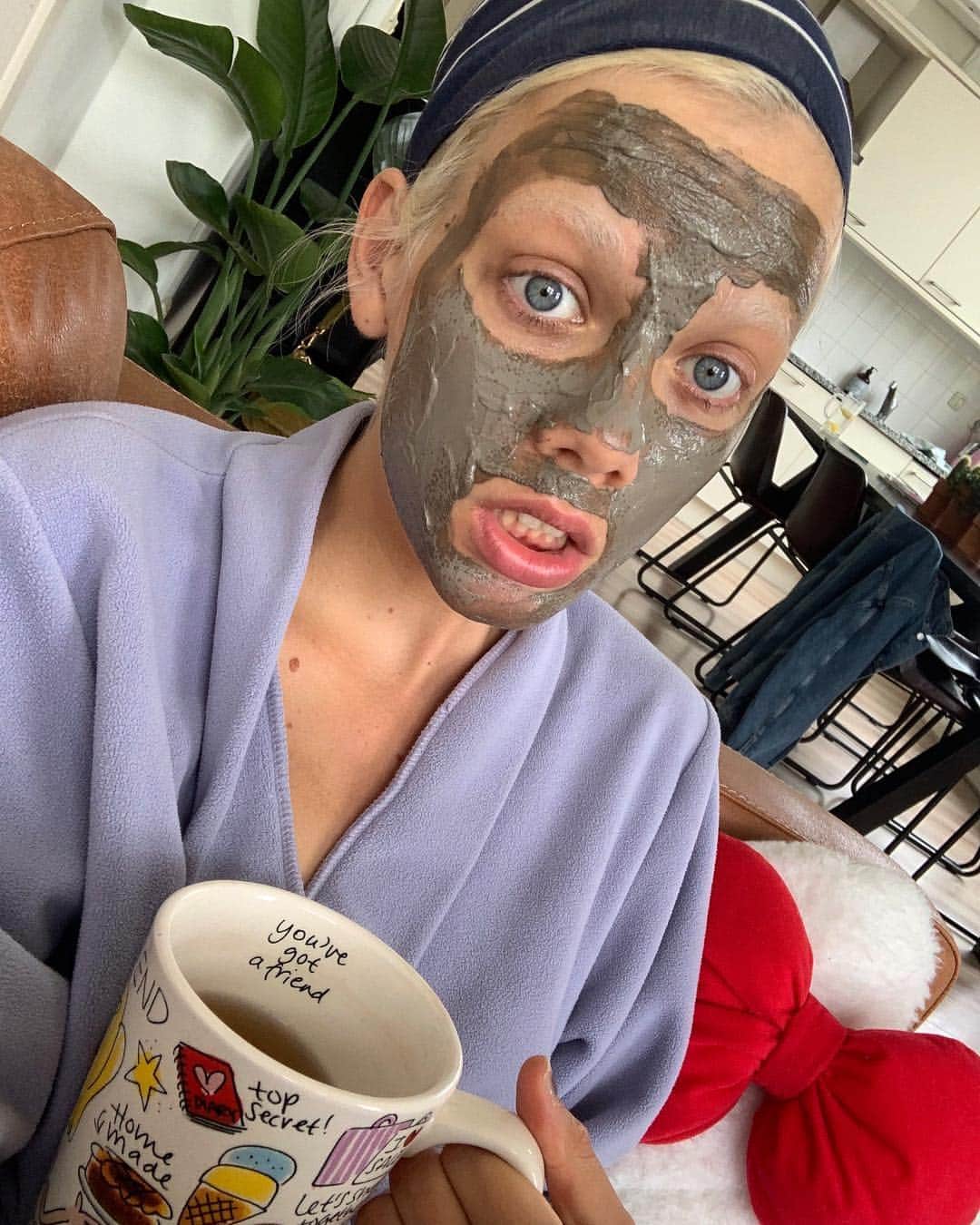 マリヤン・ジョンクマンのインスタグラム：「INSOMNIAAAAAAAAAA 🧸」