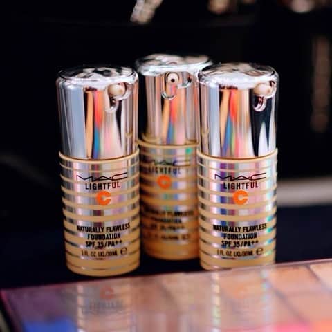 M∙A∙C Cosmetics Japanのインスタグラム：「⠀ ライトフルシリーズで叶える “TSUYA SKIN” 全国のM·A·C店舗で展開中！ ⠀ ⠀ 限定ビジュアルは令和元日5月1日にエイベックスからデビューする次世代ギャルとして話題の新人アーティスト「安斉かれん」とコラボ！ @kalenanzai #MACKALENANZAI ⠀ ⠀ ⠀ ⠀ ⠀ #MACCosmeticsJapan #MACコスメ #MACCosmetics #MAC #コスメ #メイク #ファンデーション #MACファンデ #MACライトフル #MACLightfulC #リキッドファンデーション #リキッド #LiquidFoundation #Liquid #ツヤ肌 #つや肌 #メイクブラシ #MACブラシ #安斉かれん #KALENANZAI」