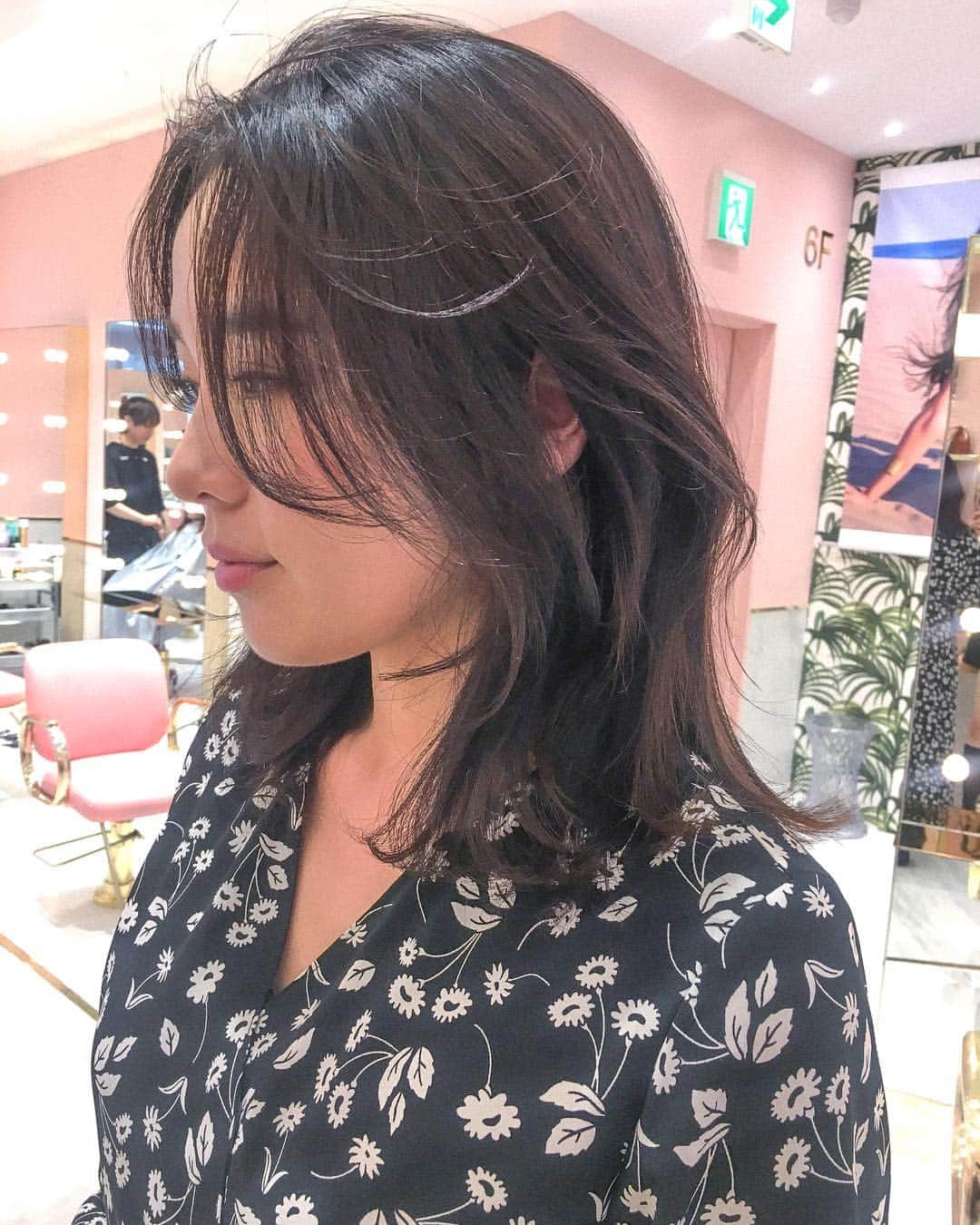 原涼香のインスタグラム：「ㅤㅤㅤㅤㅤㅤㅤㅤㅤㅤㅤㅤㅤ #레이어드컷 ミディアムでもできる レイヤーカットです🦢💜 ㅤㅤㅤㅤㅤㅤㅤㅤㅤㅤㅤㅤㅤ」