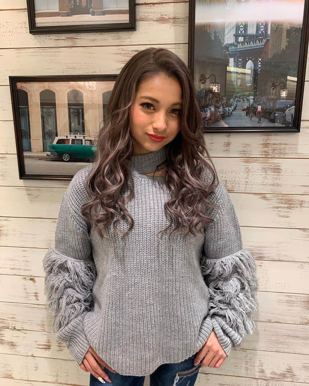 ゆきぽよさんのインスタグラム写真 - (ゆきぽよInstagram)「. . . NEW HAIR💇✨. . . 今回は髪色だいぶイメチェン👸🏼❤️. . . いつもはプラチナだけど数年ぶりに. ロイヤルベージュ💁🏼‍♀️💗. . そして久しぶりのガンメ👩🏿‍🦰. . . . 妹のゆみちも人生で初めてのカラーを. してもらったのでちっぽよTV見てね😉. . . きっしーいつもありがとう🙏❤️. . . #newhair #newcolor #haircolor #ヘアカラー #外人風カラー #海外風カラー #ギャルカラー #ギャルヘアー #ギャル」4月25日 12時25分 - poyo_ngy