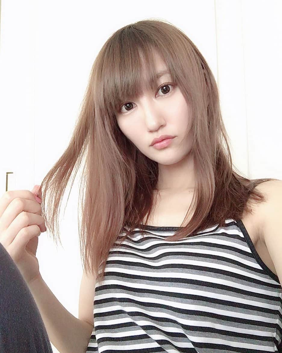 平原ゆかさんのインスタグラム写真 - (平原ゆかInstagram)「今日はじめじめしてるねー💦  #キャミソール  #夏だね  #寝巻き  #グラビア  #アイドル  #女優  #女子力  #ジェラートピケ  #ハーフ顔  #茶髪  #原宿  #渋谷  #女子力アップ  #ボーダー  #パジャマ  #カラー  #instagood」4月25日 12時55分 - hiraharay